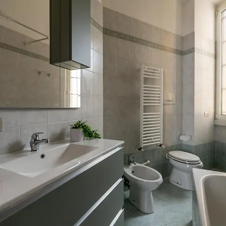 Stazione Centrale-duomo - With Terrace Apartment *