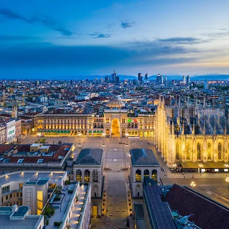 Stazione Centrale-duomo - With Terrace Apartment Mailand